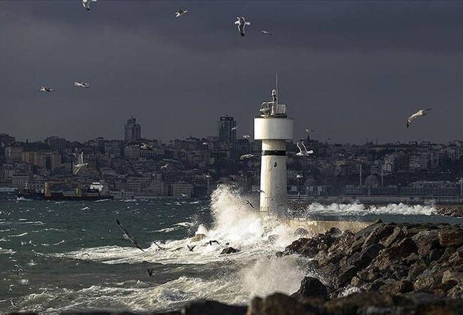 İstanbul ve Ankara Valiliği’nden peş peşe açıklama: Kuvvetli rüzgar ve fırtına geliyor